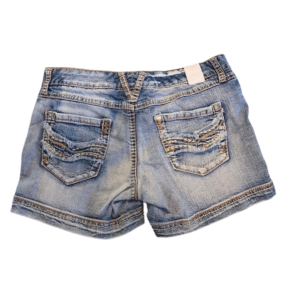 Maurices Distressed Blue Denim Shorts Juniors 3/4 Button Zip Cotton Stretch - Picture 3 of 16